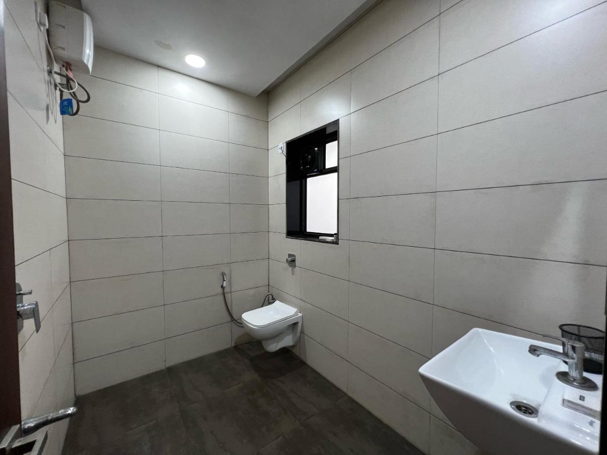 Paramount Riverfront Resort & Spa, Карджат Экстерьер фото